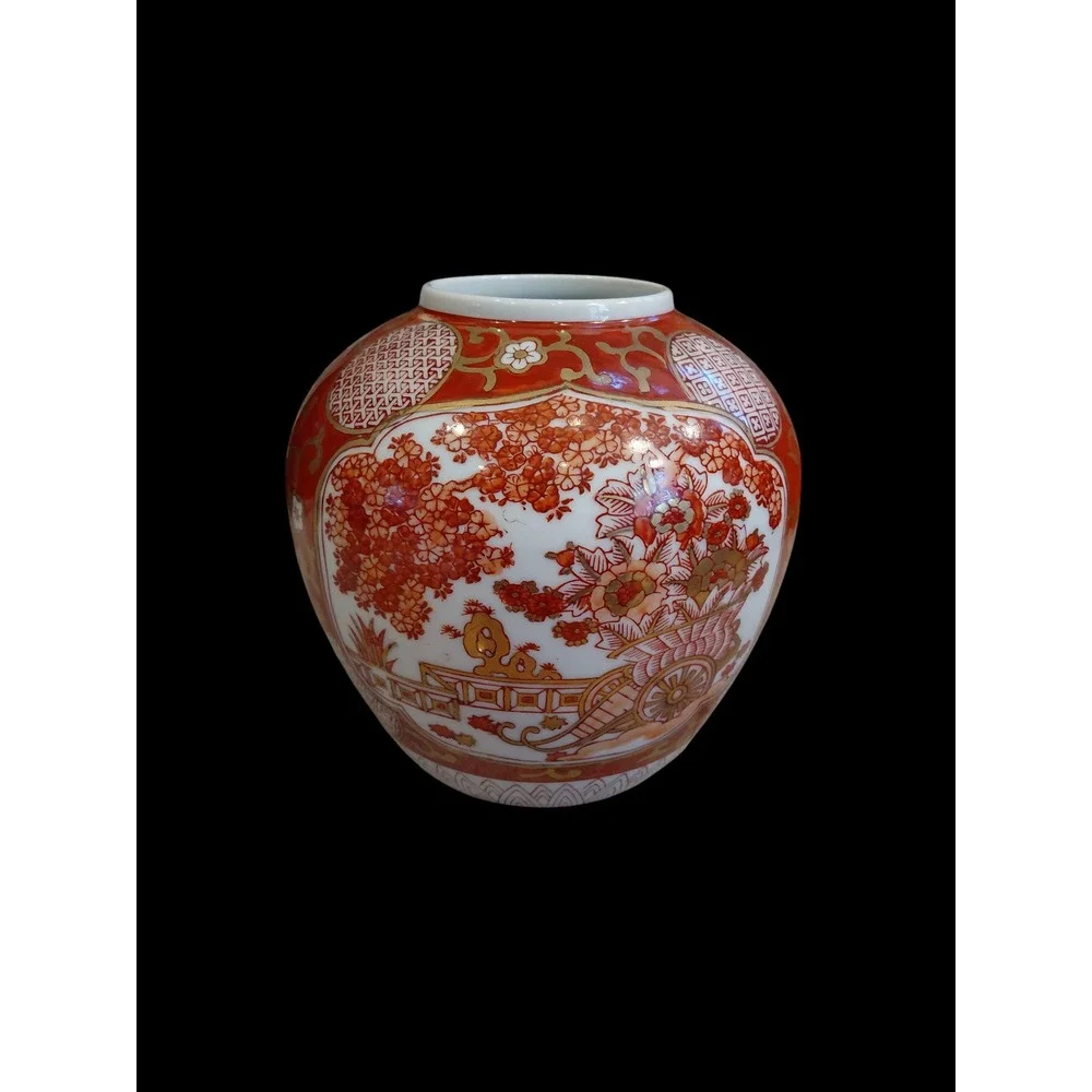 Goldimari Hand Painted Red Orange Floral Vase Asian Ceramic Porcelain‎ Art